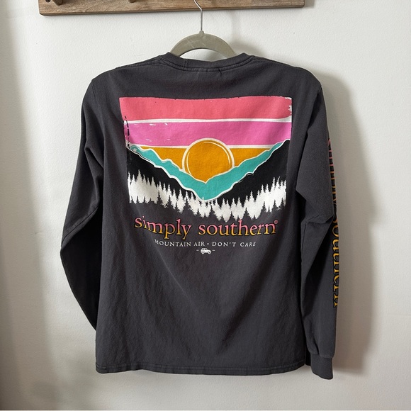 SIMPLY SOUTHERN | Women’s Long Sleeve Graphic T Shirt size Small - Picture 2 of 8